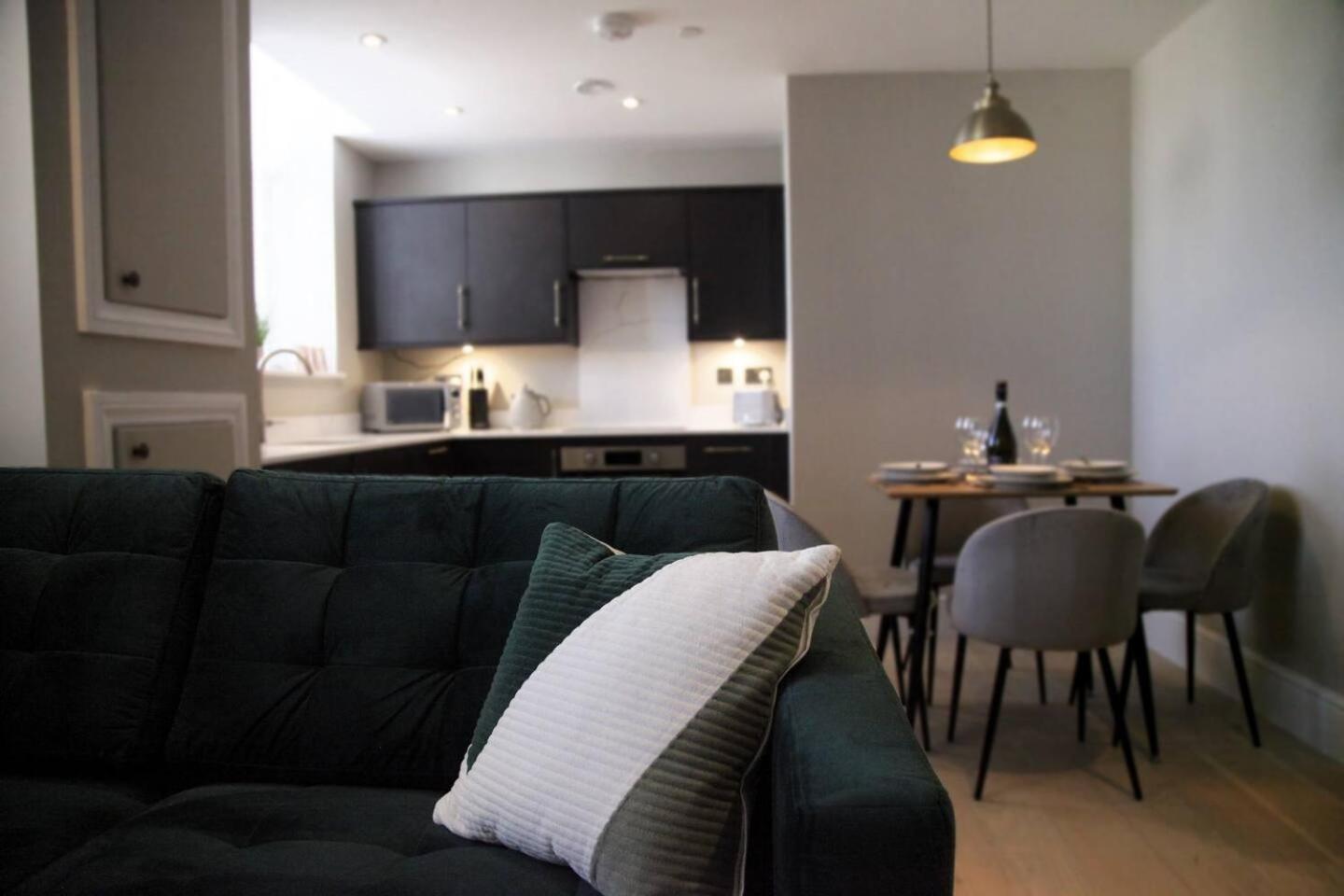 Pass The Keys Apartment 3 Old Conservative Club In Historic Town Caernarfon Exteriör bild