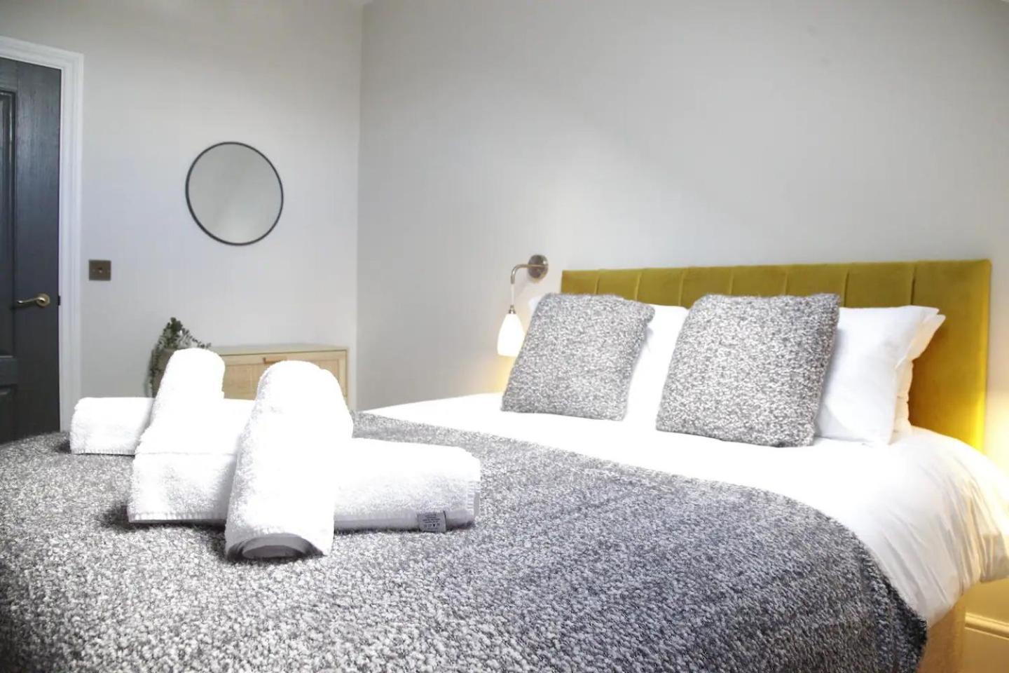 Pass The Keys Apartment 3 Old Conservative Club In Historic Town Caernarfon Exteriör bild
