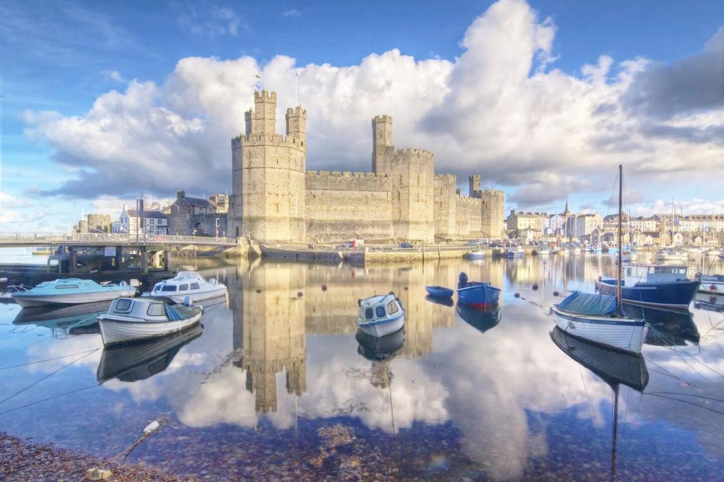 Pass The Keys Apartment 3 Old Conservative Club In Historic Town Caernarfon Exteriör bild