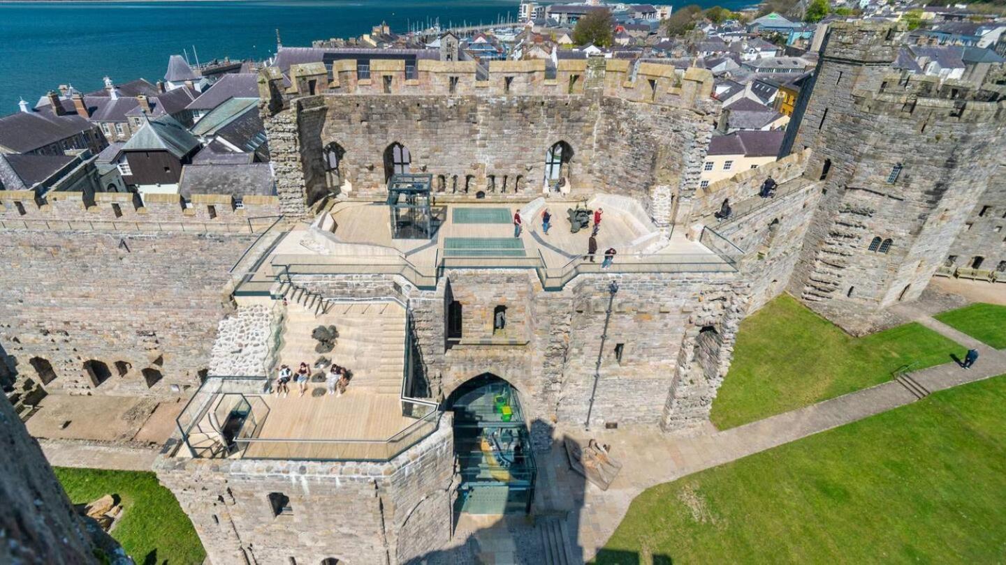 Pass The Keys Apartment 3 Old Conservative Club In Historic Town Caernarfon Exteriör bild