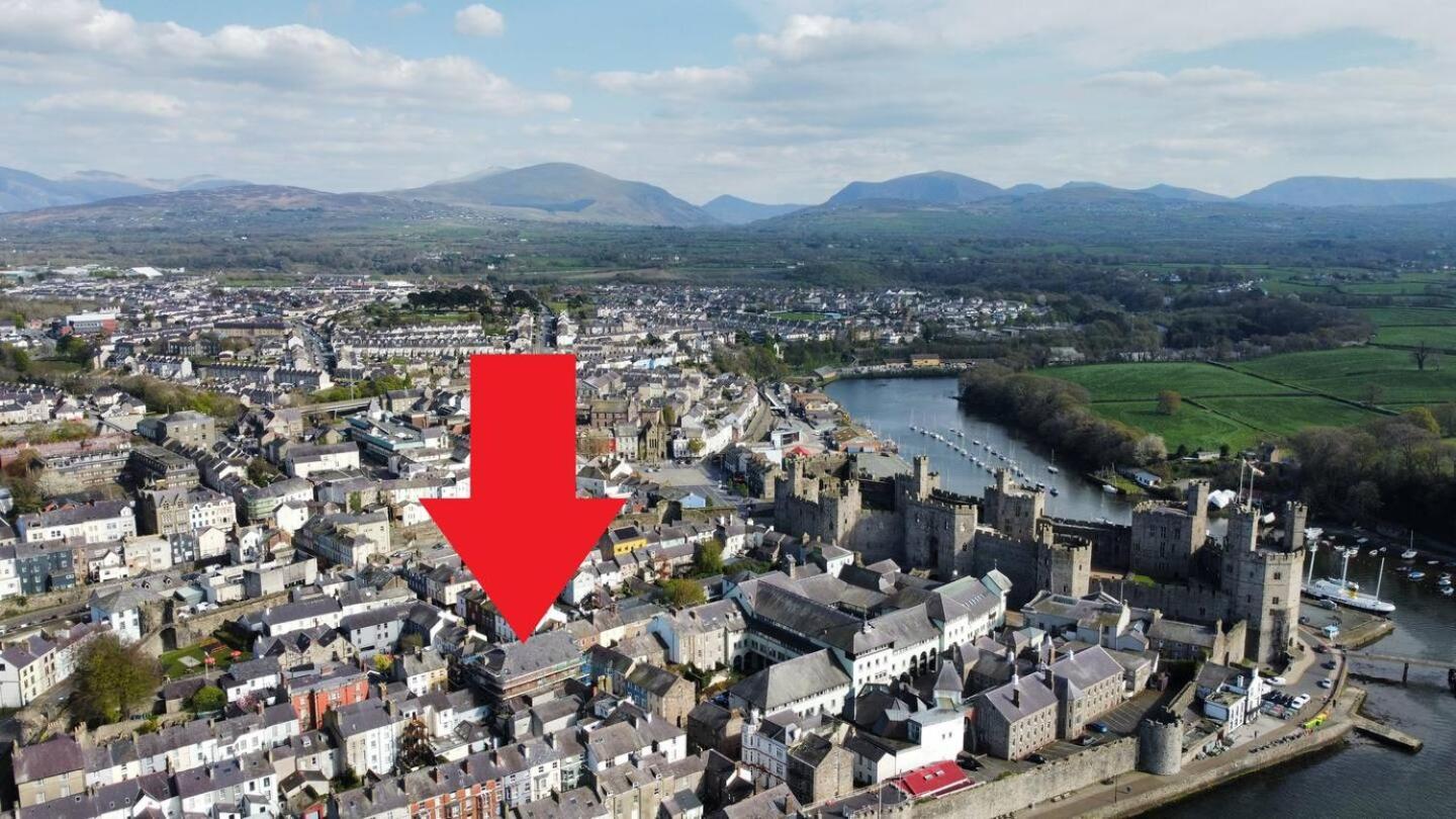 Pass The Keys Apartment 3 Old Conservative Club In Historic Town Caernarfon Exteriör bild