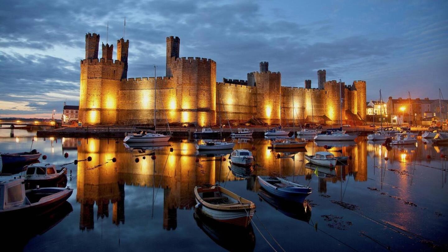 Pass The Keys Apartment 3 Old Conservative Club In Historic Town Caernarfon Exteriör bild