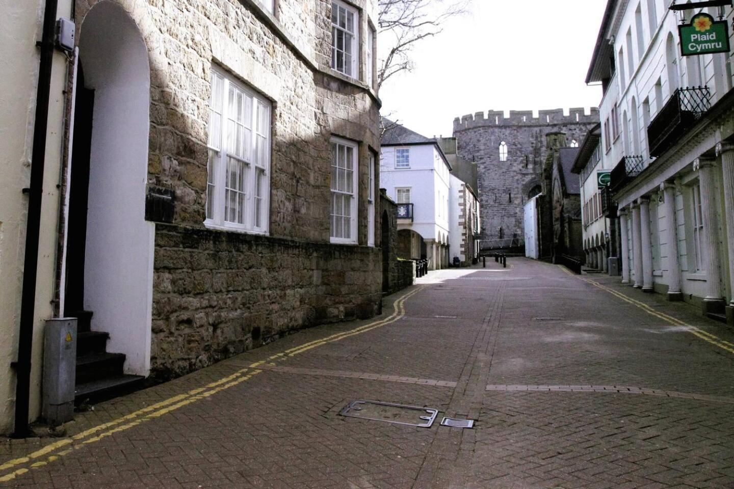 Pass The Keys Apartment 3 Old Conservative Club In Historic Town Caernarfon Exteriör bild